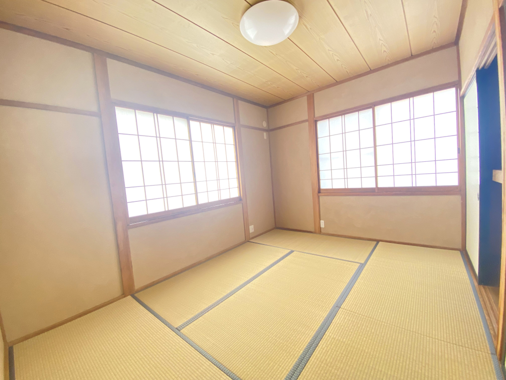 畳張り替え済みの２階６帖和室