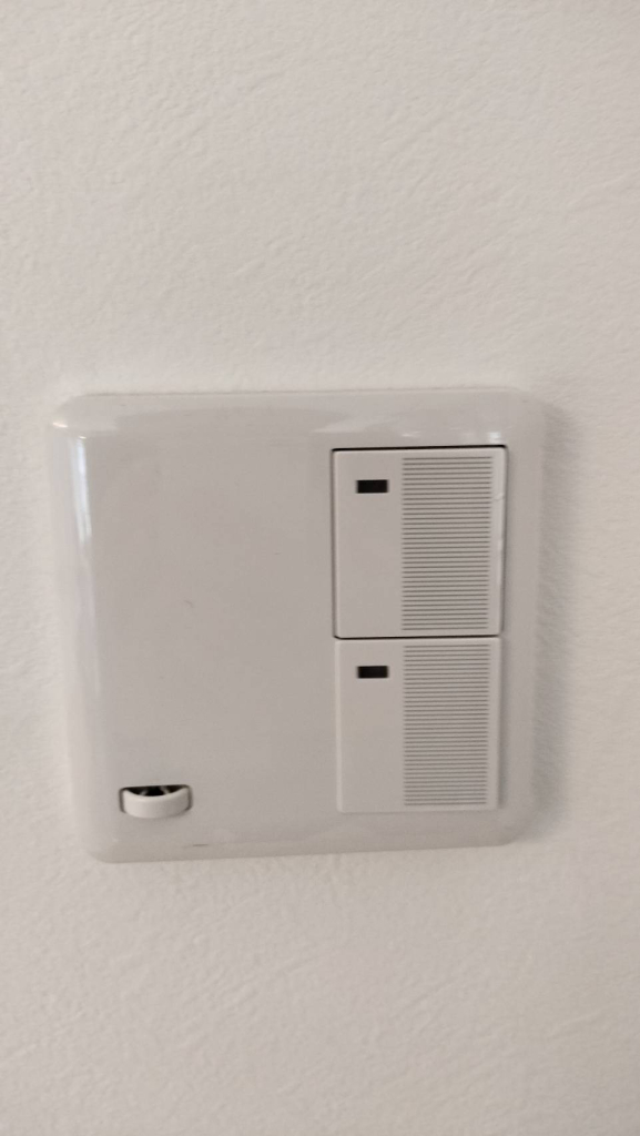 床暖房スイッチ