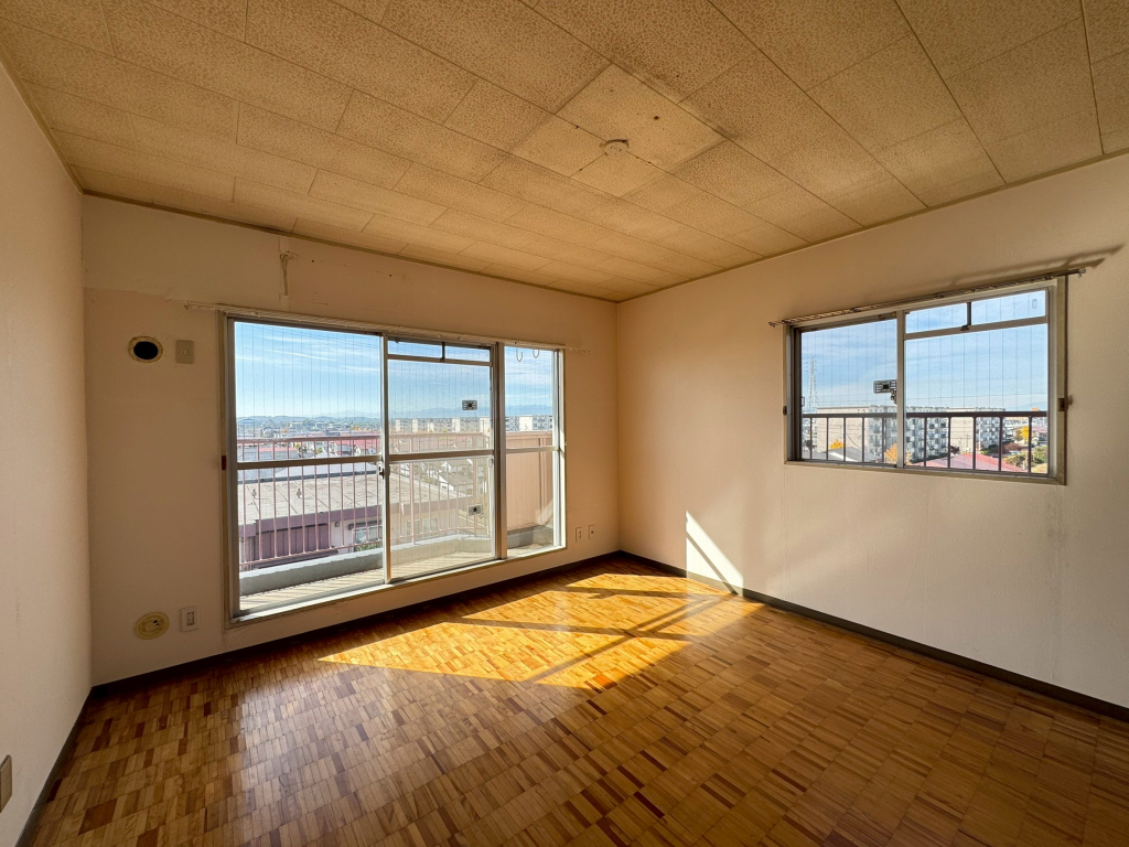 最上階の角部屋につき眺望、風通し良好