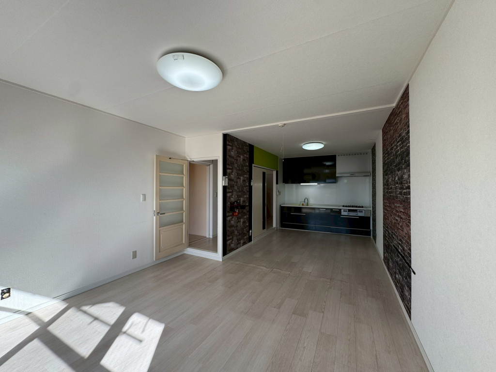 明るく清潔感のあるお部屋