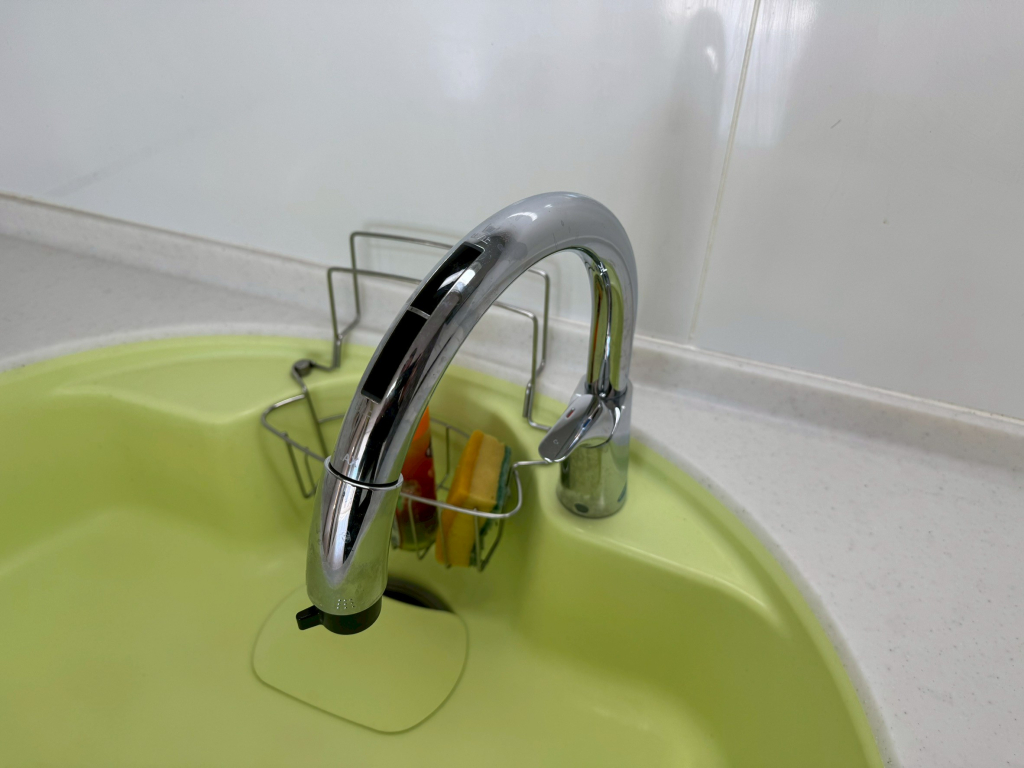 タッチレス水栓完備で使いやすい