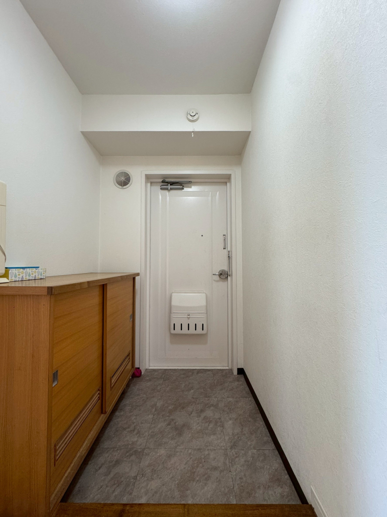 玄関も広く靴箱も完備