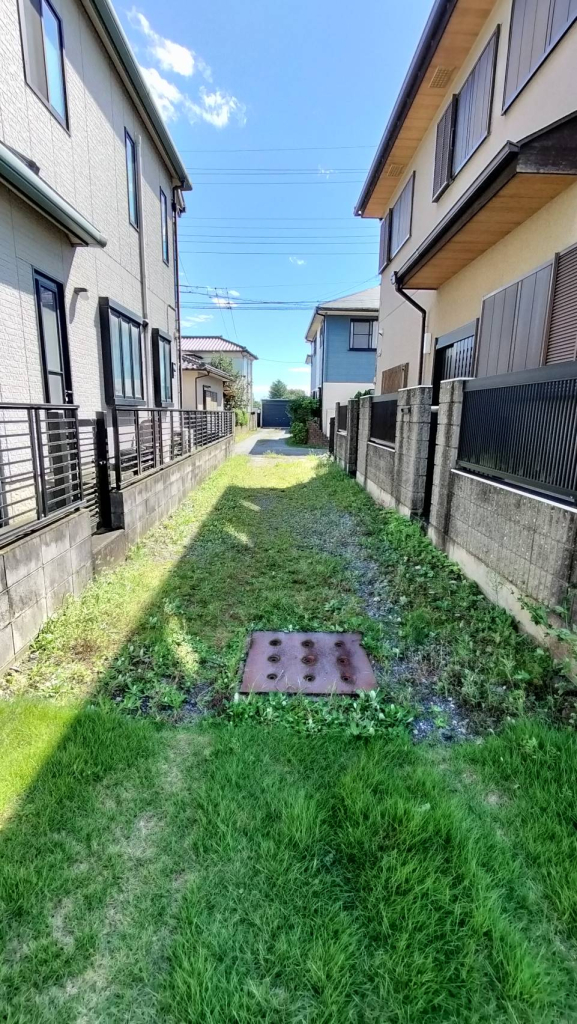 東側道路