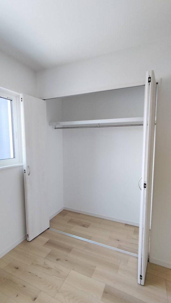 ２階洋室クローゼット