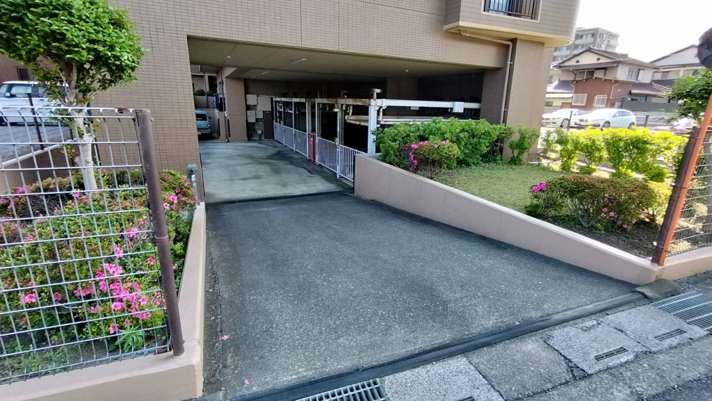 駐車場入口