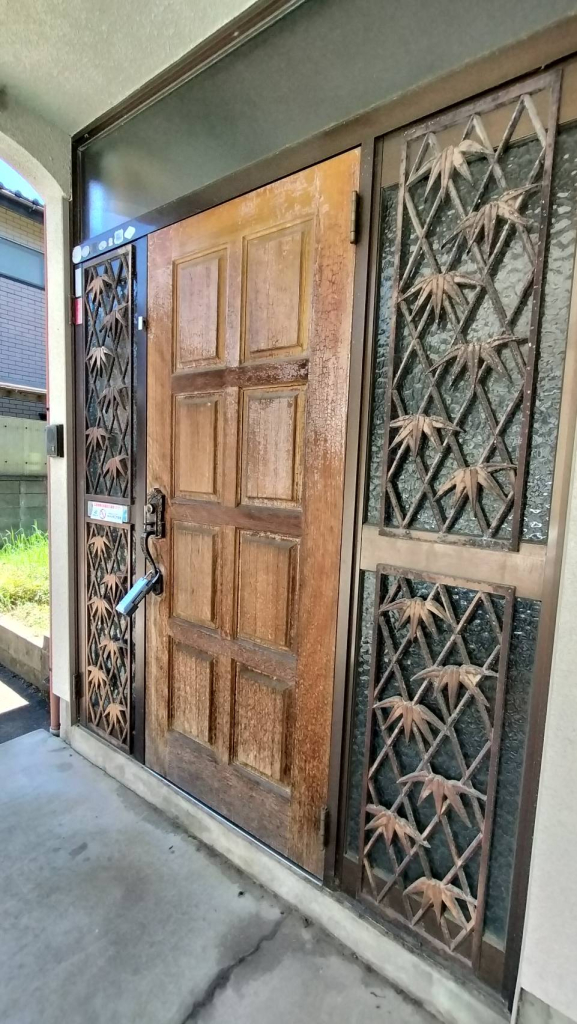 玄関扉
