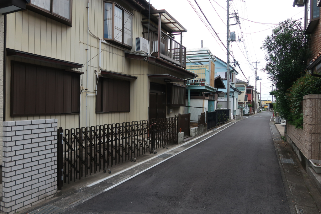 東側公道