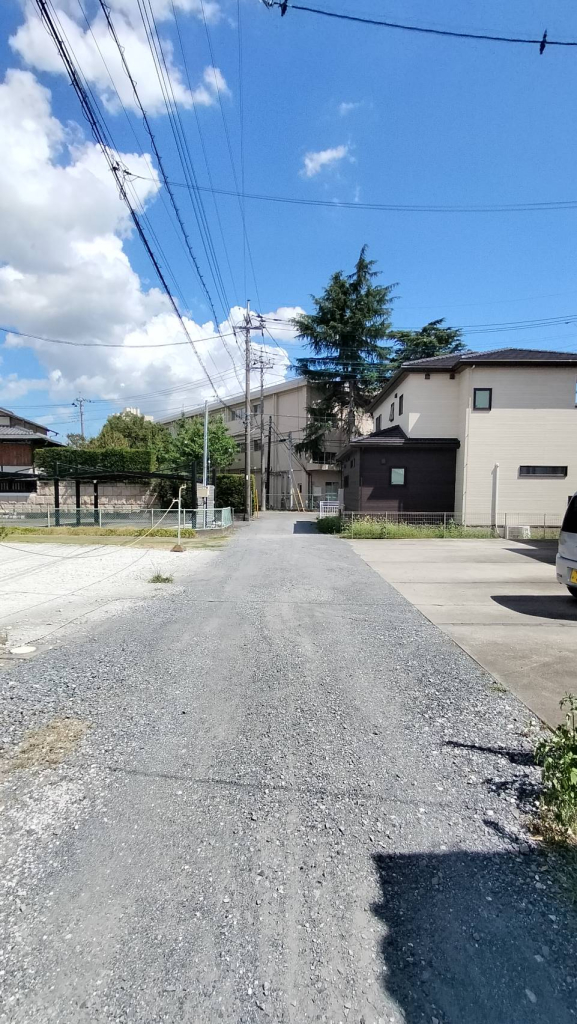 南東側公道