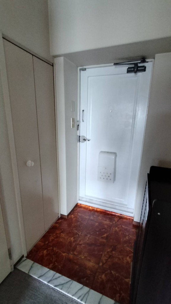玄関（室内側）