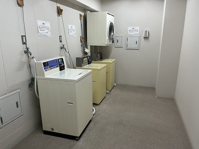 共用施設：コインランドリー