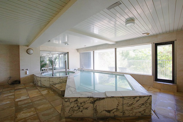 共用施設：ジャグジーバス（男女共用・水着着用）