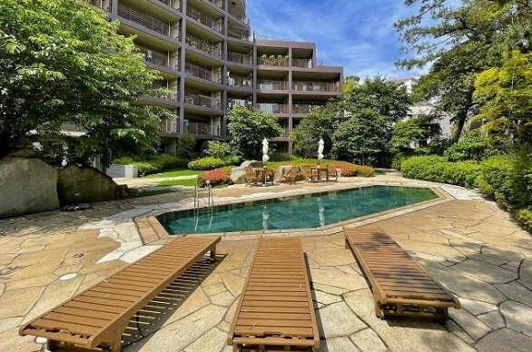 共用施設：屋外温泉プール（期間限定）