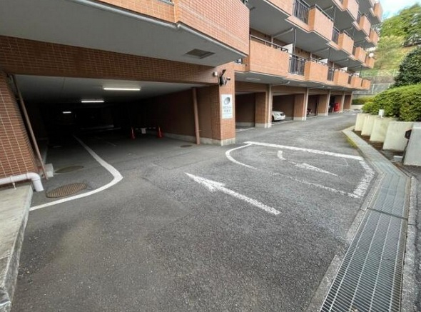 共用施設：駐車場入口