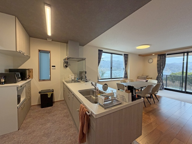 パントリー付のキッチン