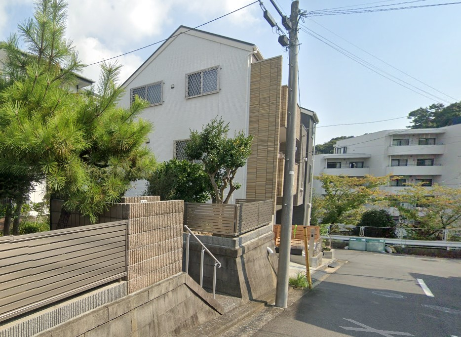 京急富岡駅徒歩圏金沢区富岡西二丁目一戸建物件不動産任意売却競売物件入札サポートリビングホーム