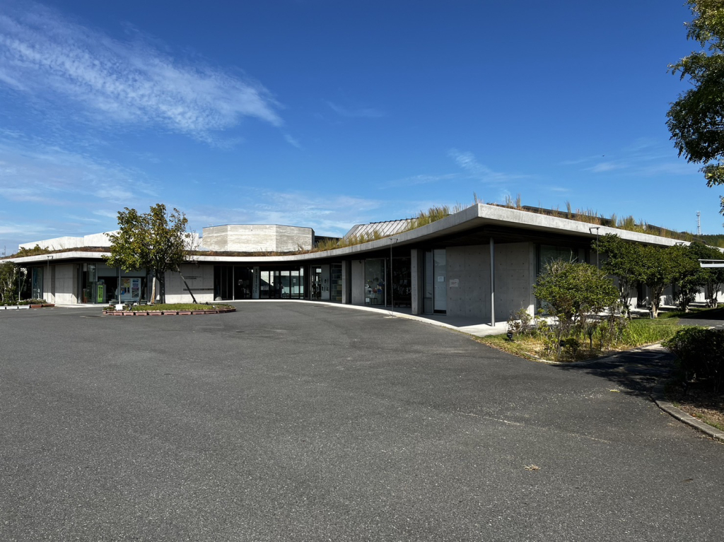 秋穂図書館