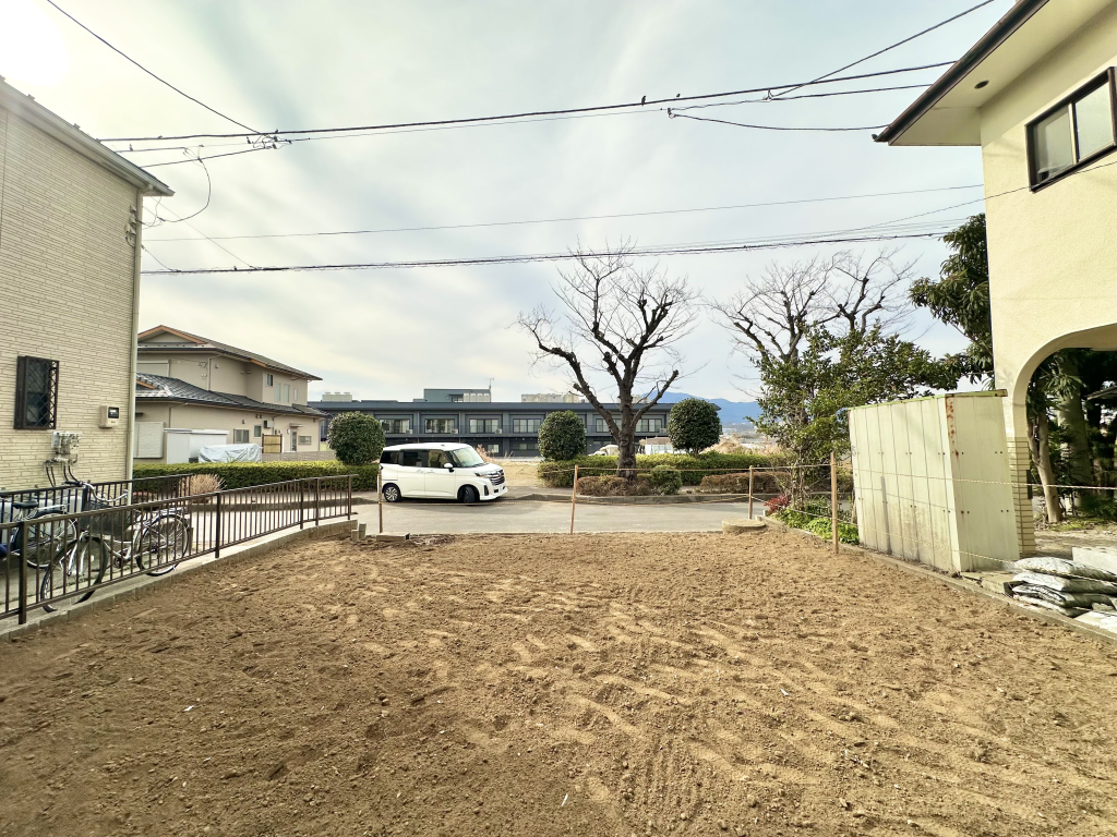 敷地内奥から撮影 