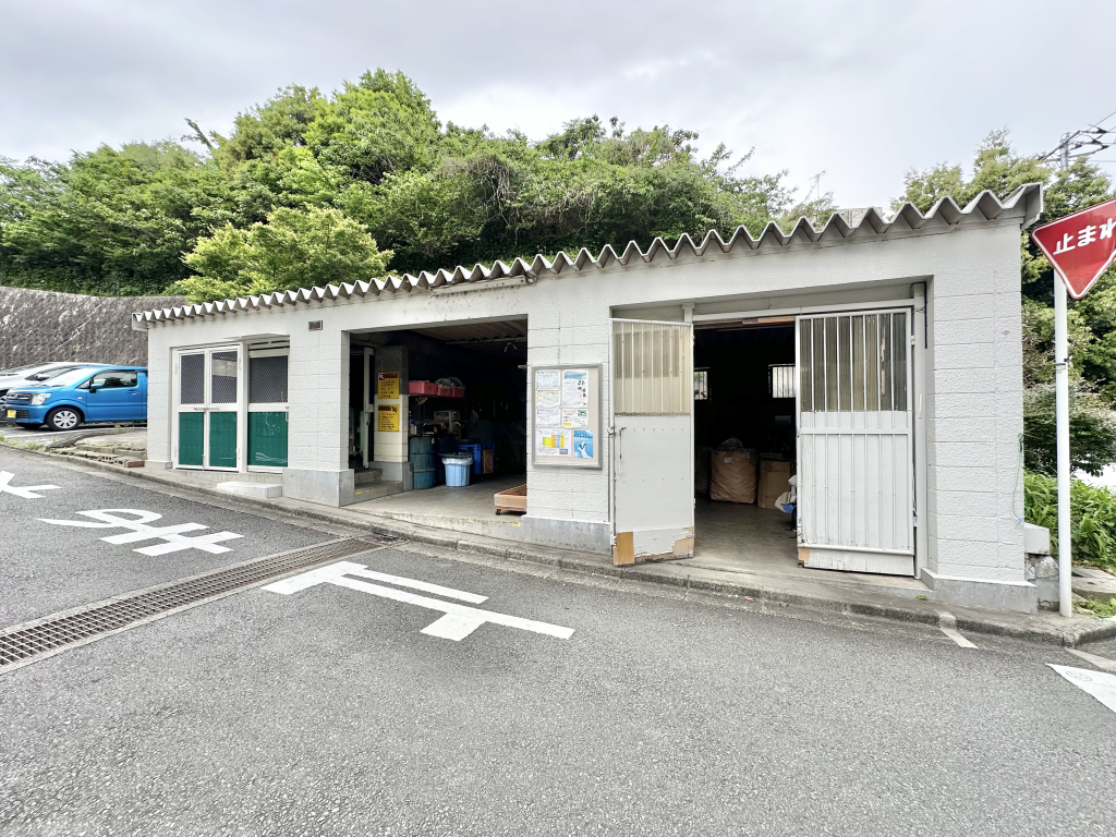 ごみ置き場 