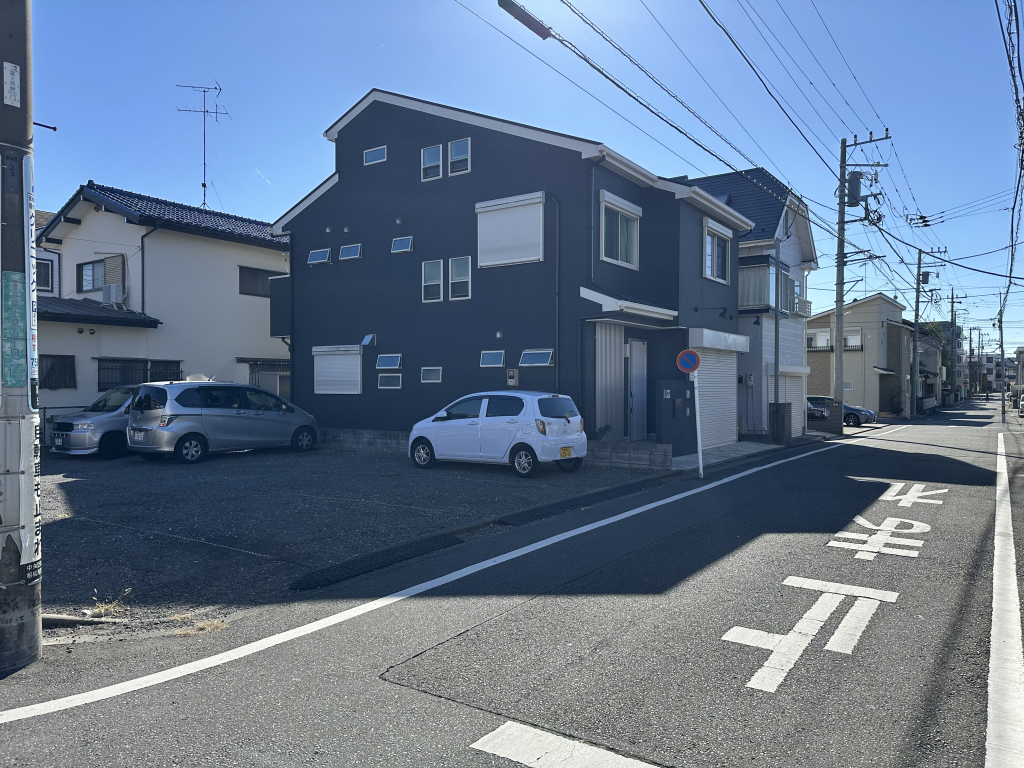 北西側道路含む外観① 