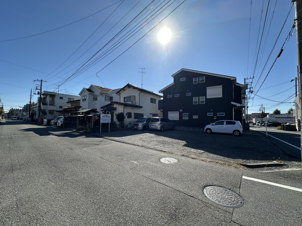 北東側道路含む外観③ 