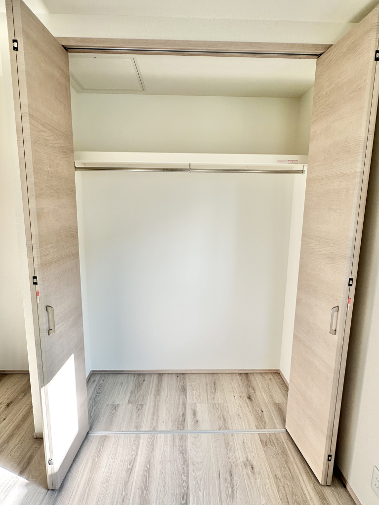 東南側洋室クローゼット 