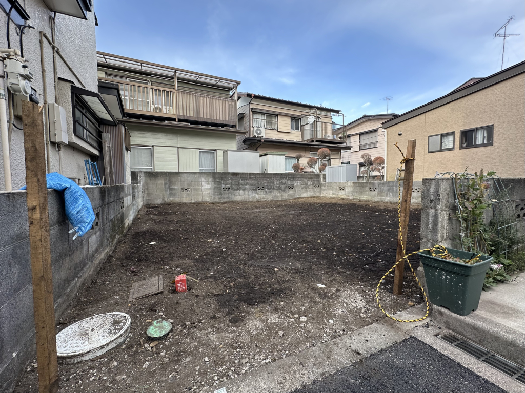 前面道路含む外観