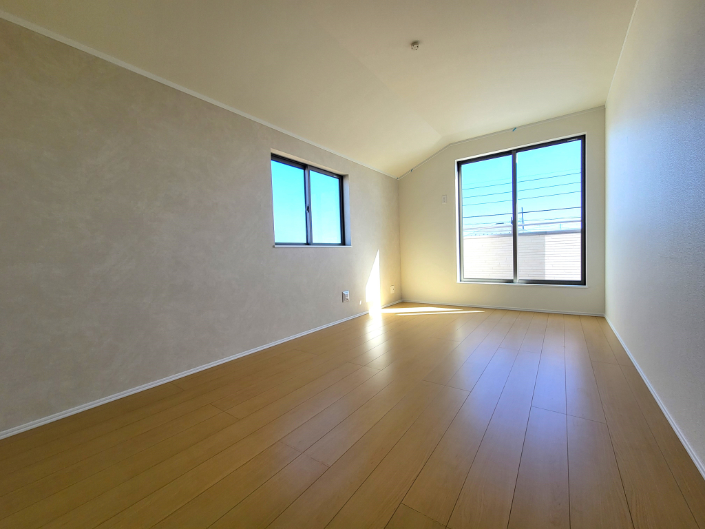 ☆明るさと風通しの良さ☆☆ 一戸建てのお部屋の魅力は陽当たりと風通しの良さ。
