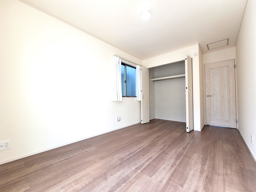☆明るさと風通しの良さ☆☆ 一戸建てのお部屋の魅力は陽当たりと風通しの良さ。