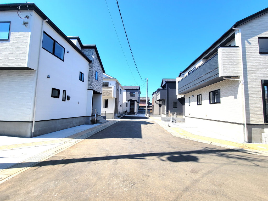 ☆☆　夢と憧れの駐車場２台　☆☆ 通勤用、自家用車用、お客様用など駐車場２台分は憧れ。