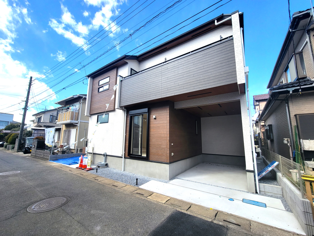 ☆☆　夢と憧れの駐車場２台　☆☆ 通勤用、自家用車用、お客様用など駐車場２台分は憧れ。