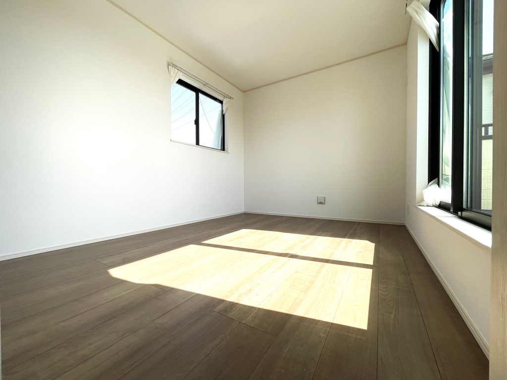 ☆明るさと風通しの良さ☆☆ 一戸建てのお部屋の魅力は陽当たりと風通しの良さ。