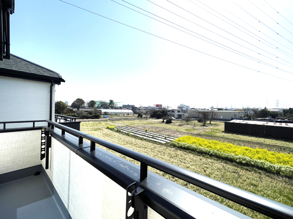 ☆南向きバルコニーの恵み☆ 干すだけではもったいない。楽しめる素敵な広々としたバルコニー