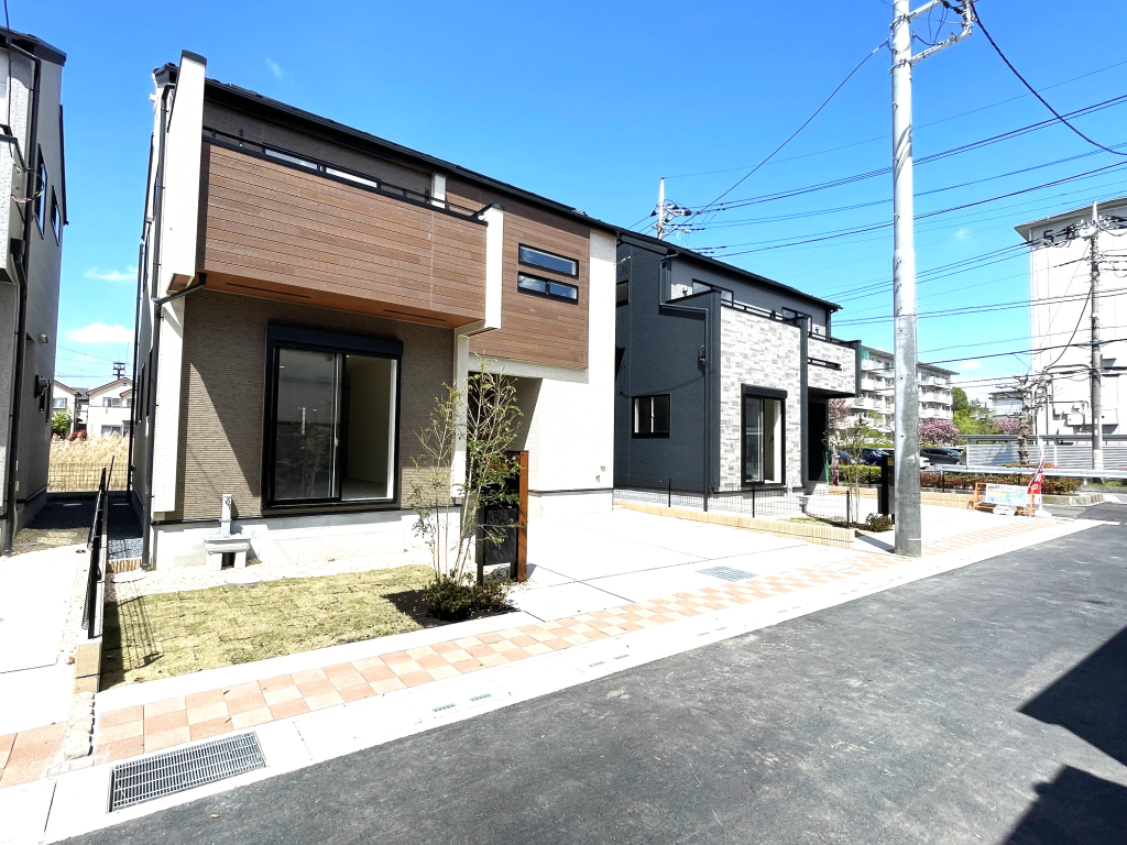 ☆☆　夢と憧れの駐車場２台　☆☆ 通勤用、自家用車用、お客様用など駐車場２台分は憧れ。
