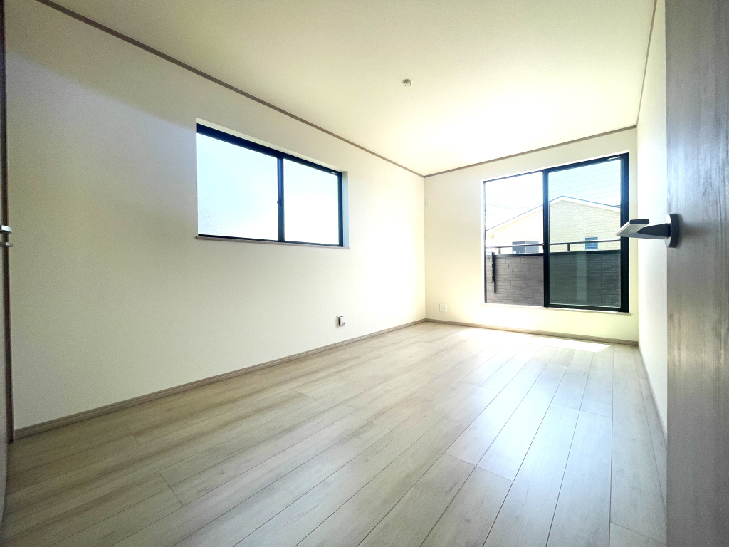 ☆明るさと風通しの良さ☆☆ 一戸建てのお部屋の魅力は陽当たりと風通しの良さ。