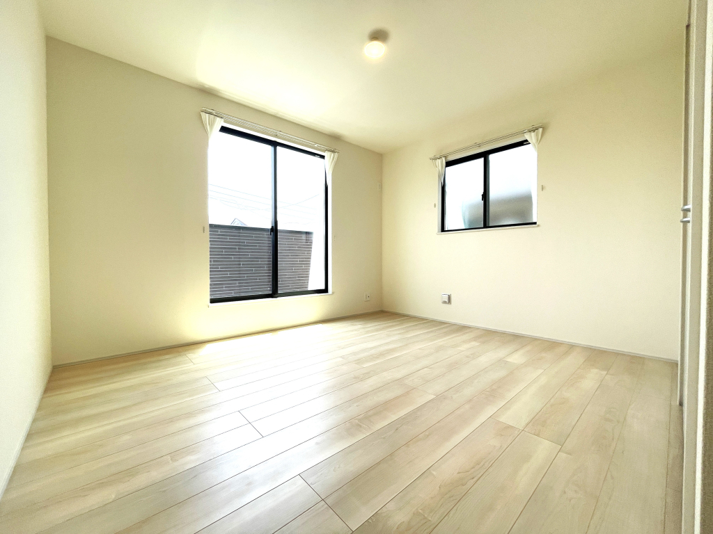 ☆明るさと風通しの良さ☆☆ 一戸建てのお部屋の魅力は陽当たりと風通しの良さ。