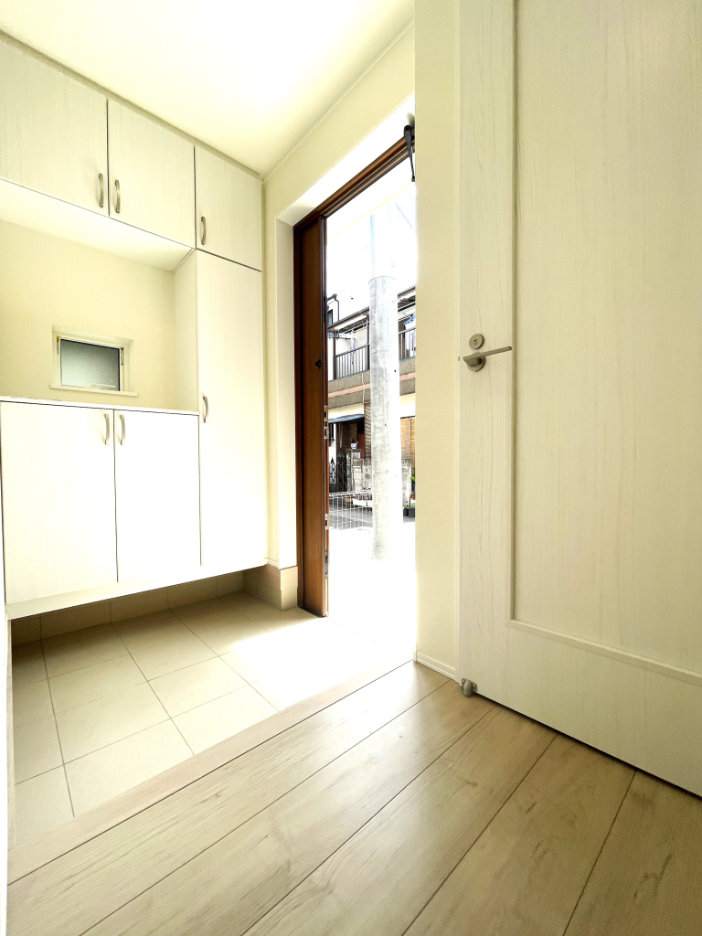 ☆ 満足感溢れる家 ☆☆ お家の顔とも言える玄関は、広くキレイでありたい。