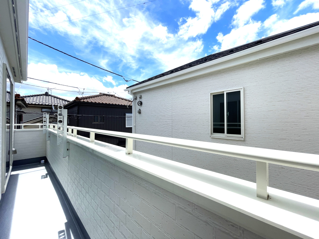 ☆南向きバルコニーの恵み☆ 干すだけではもったいない。楽しめる素敵な広々としたバルコニー