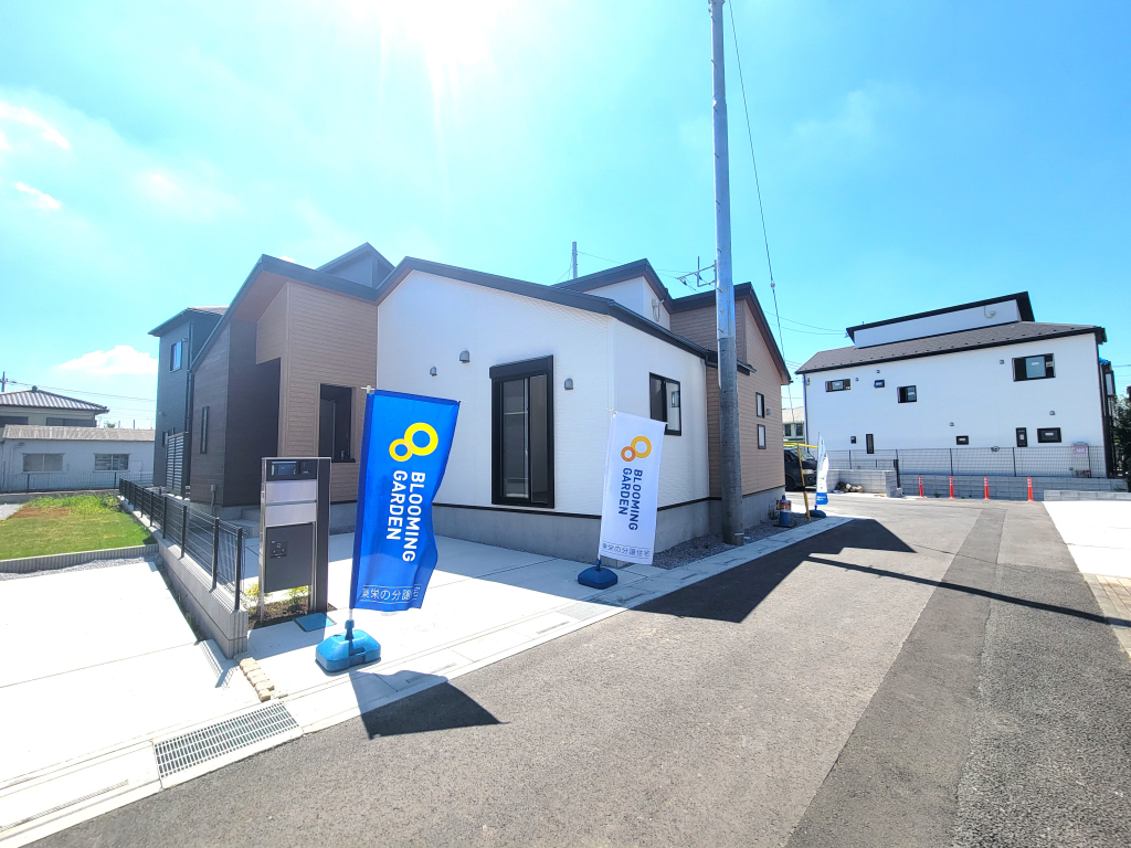 ☆☆　夢と憧れの駐車場２台　☆☆ 通勤用、自家用車用、お客様用など駐車場２台分は憧れ。