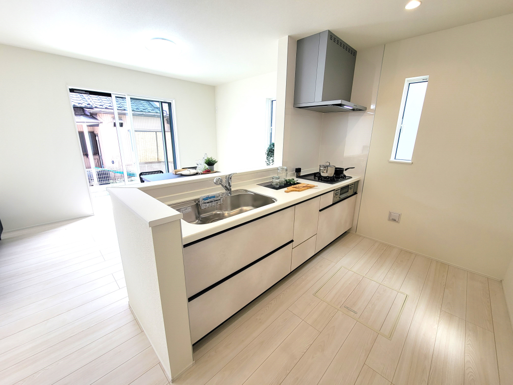 ☆カウンターキッチン　☆☆ 奥様目線のお料理空間。家事をしながらもお子様から目を離さない。