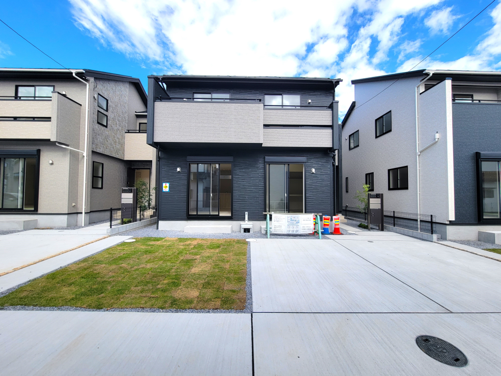 ☆☆　夢と憧れの駐車場３台　☆☆ 通勤用、自家用車用、お客様用など駐車場３台分は憧れ。