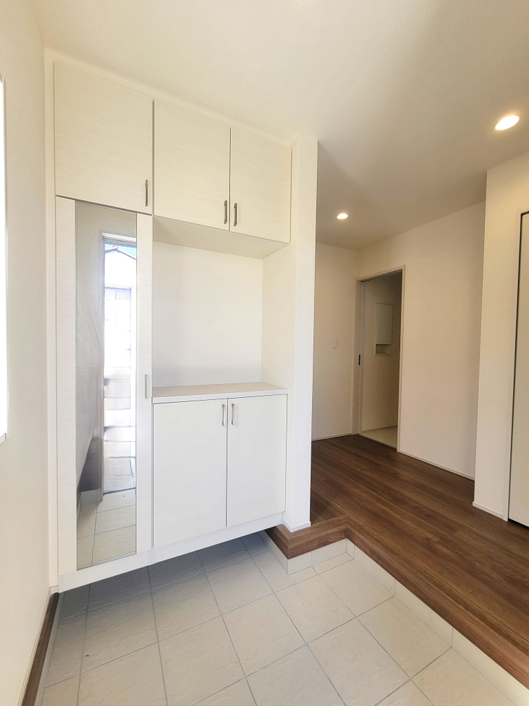 ☆マイホームの顔として☆ 天井が高く玄関先に荷物が出ていない玄関は自信を持っておもてなしできる空間♪