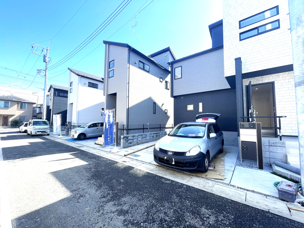 ☆☆　夢と憧れの駐車場２台　☆☆ 通勤用、自家用車用、お客様用など駐車場２台分は憧れ。