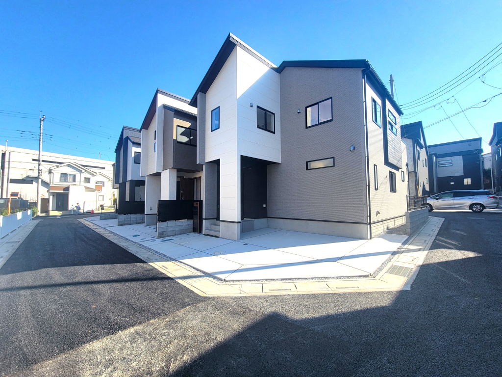 ☆☆　夢と憧れの駐車場２台　☆☆ 通勤用、自家用車用、お客様用など駐車場２台分は憧れ。