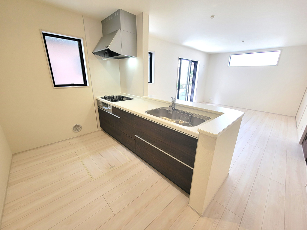 ☆☆　カウンターキッチン　☆☆ 奥様目線のお料理空間。家事をしながらもお子様から目を離さない