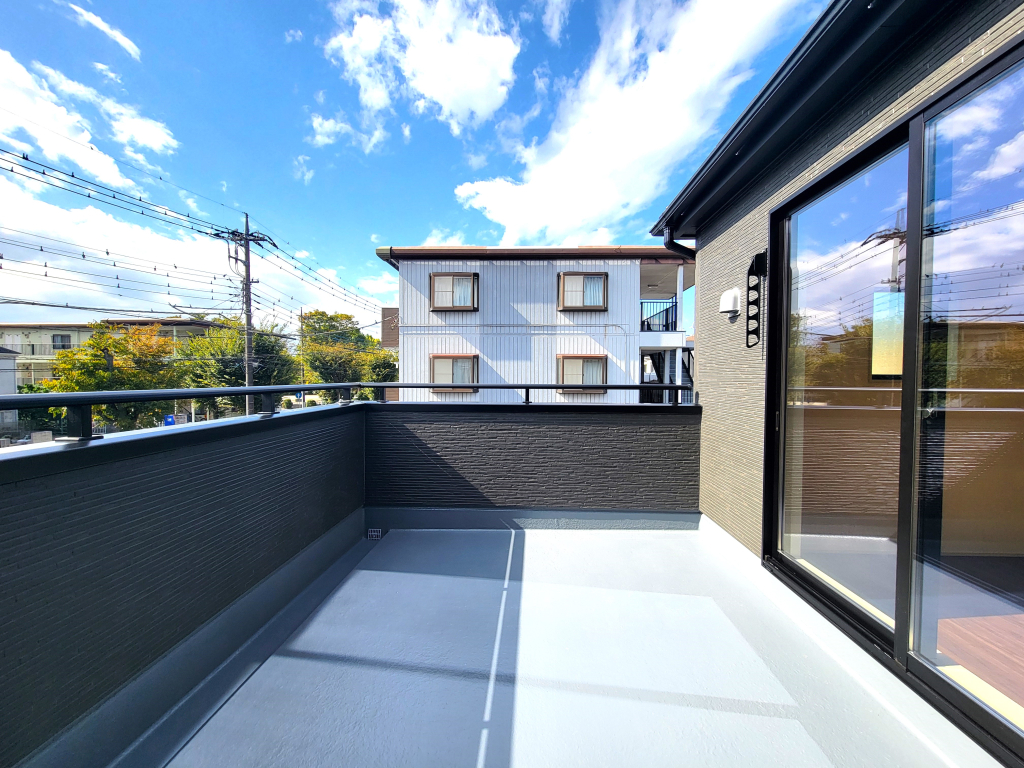 ☆☆　バルコニー　☆☆明るい陽ざしを目一杯浴びる恩恵。