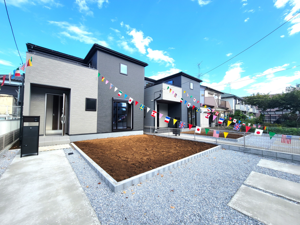 ☆☆　夢と憧れの駐車場2台　☆☆ 通勤用、自家用車用、お客様用など駐車場2台分は憧れ。