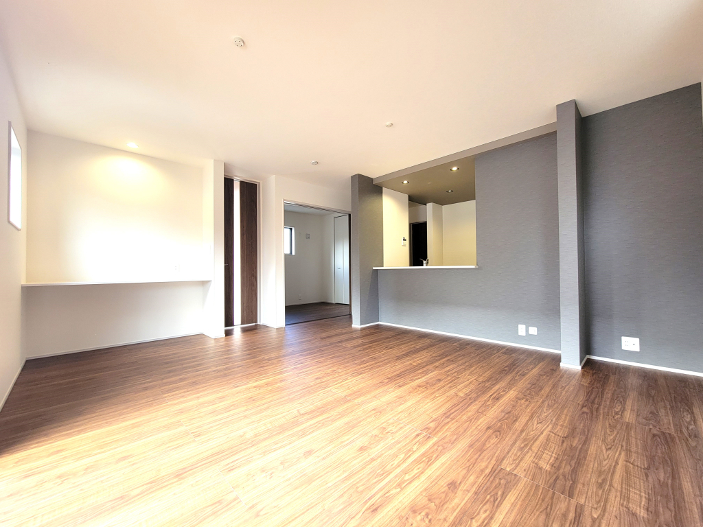 ☆☆　リビング＆ダイニング　☆☆ 窓が大きく開放感と日当たりの良さが魅力のリビング空間。