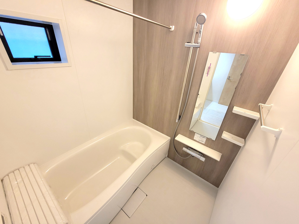 ☆憧れの広々サイズバスルーム　☆☆ 足を延ばせてゆっくりとくつろげる広々バスルーム。