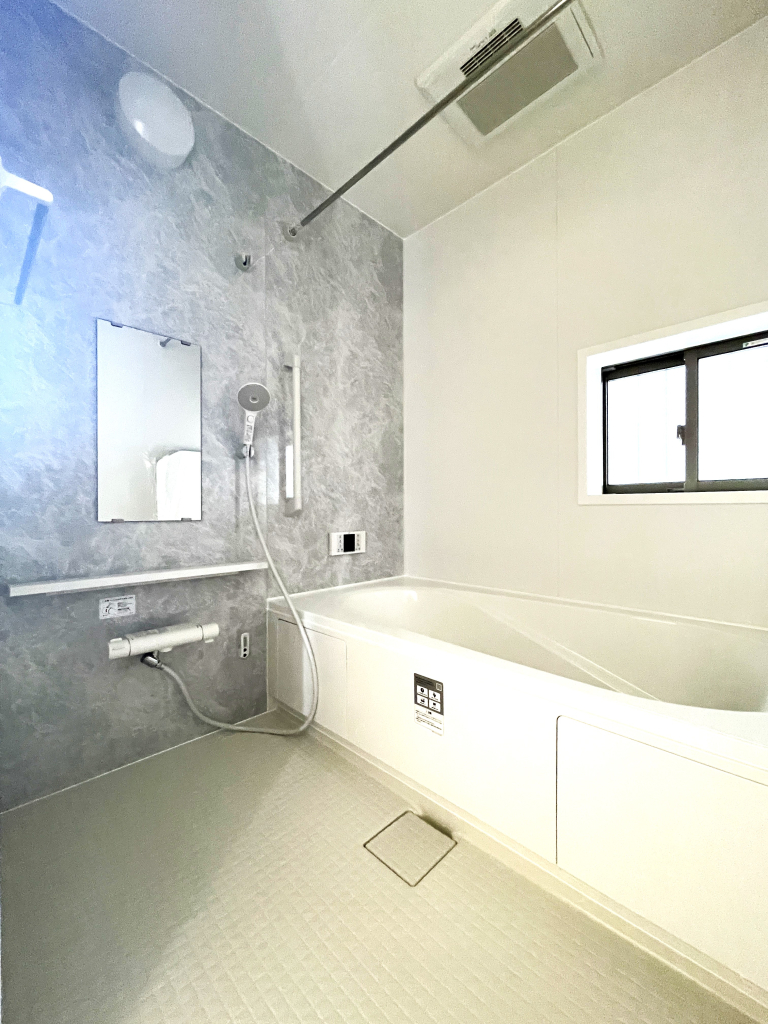 施工例☆憧れの広々サイズバスルーム　☆ 足を延ばせてゆっくりとくつろげる広々バスルーム。