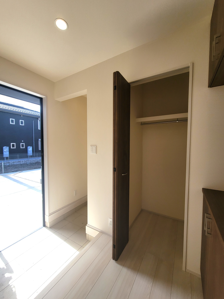 ☆明るく広い玄関☆ お出迎えする明るい玄関は大切なお家の顔です!